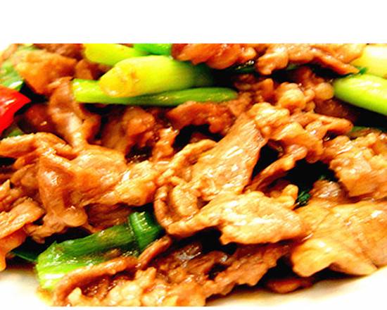 Beef Slices with Scallion  (葱爆牛肉)